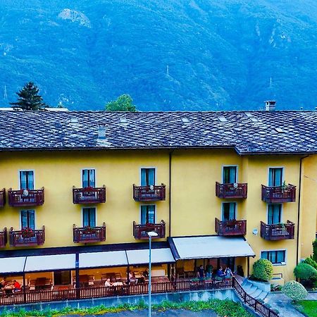 Crabun Hotel Пон-Сен-Мартен Екстер'єр фото
